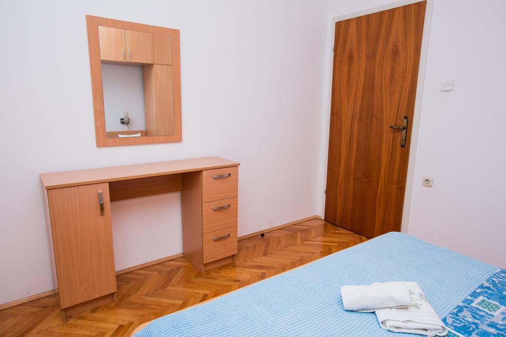 Apartments Sara ポドストラナ エクステリア 写真